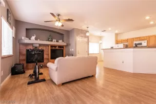 Photo #6: 2457469 Listing 