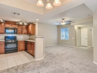 Photo #5: 2457470 Listing