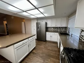 Photo #6: 2457478 Listing 