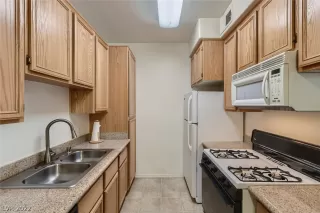 Photo #3: 2457491 Listing