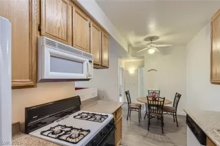 Photo #4: 2457491 Listing