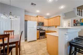 Photo #2: 2457501 Listing