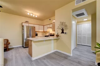 Photo #2: 2457505 Listing