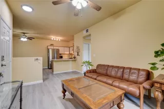 Photo #5: 2457505 Listing