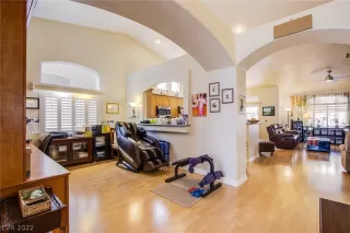 Photo #2: 2457586 Listing