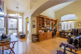 Photo #3: 2457586 Listing