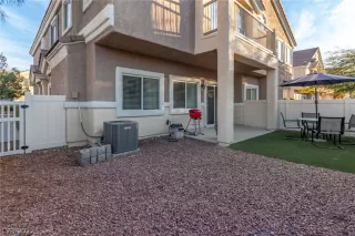 Photo #4: 2457671 Listing