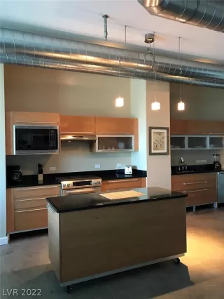 Photo #1: 2457709 Listing 