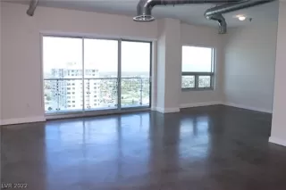 Photo #3: 2457709 Listing 