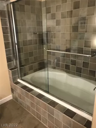 Photo #5: 2457709 Listing 