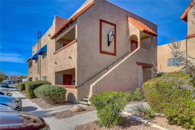 MLS: 2457720 Condo For Sale