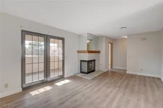 Photo #3: 2457720 Listing