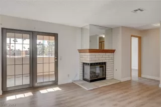 Photo #5: 2457720 Listing