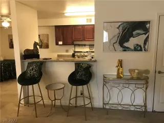 Photo #5: 2457748 Listing 