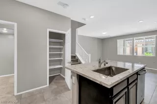 Photo #5: 2457775 Listing 