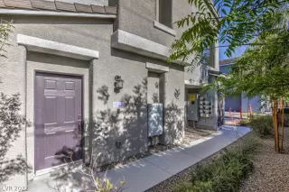 Photo #2: 2457779 Listing