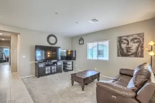 Photo #4: 2457779 Listing