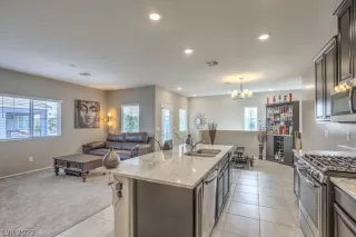 Photo #6: 2457779 Listing