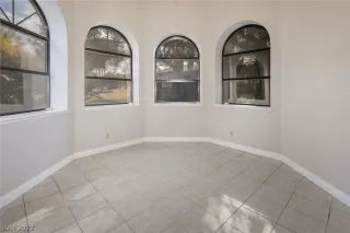 Photo #5: 2457802 Listing 