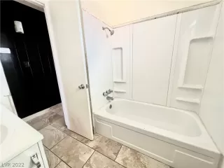 Photo #5: 2457824 Listing