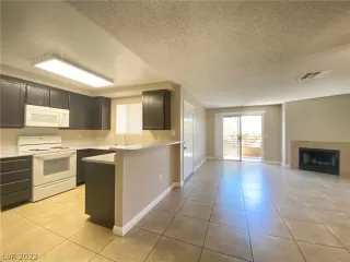 Photo #2: 2457827 Listing