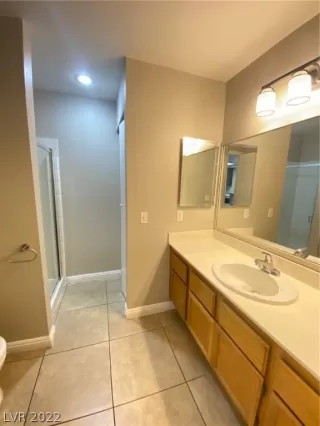 Photo #6: 2457827 Listing