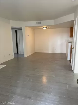 Photo #2: 2457838 Listing 