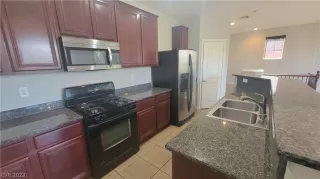 Photo #5: 2457866 Listing 