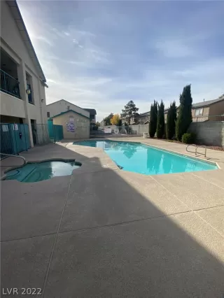 Photo #1: 2457891 Listing 