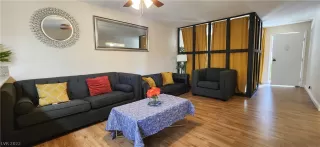 Photo #3: 2457917 Listing 