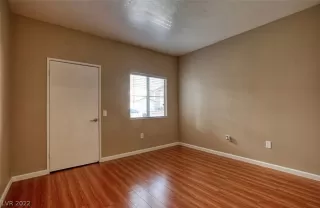 Photo #3: 2457946 Listing