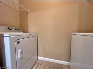 Photo #6: 2457946 Listing