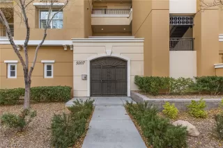 Photo #1: 2457971 Listing