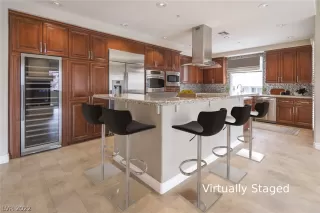 Photo #6: 2457971 Listing