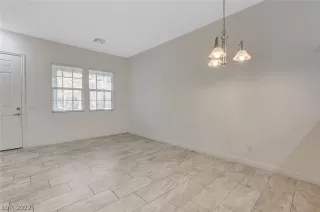 Photo #2: 2457983 Listing 