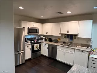 Photo #1: 2457985 Listing