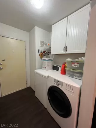 Photo #4: 2457985 Listing