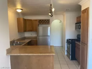 Photo #3: 2458014 Listing 