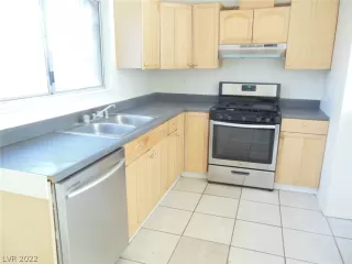 Photo #2: 2458057 Listing 