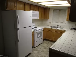 Photo #5: 2458074 Listing 