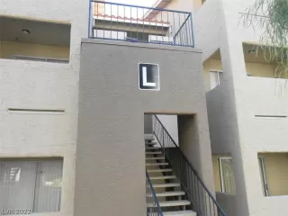 Photo #2: 2458095 Listing 