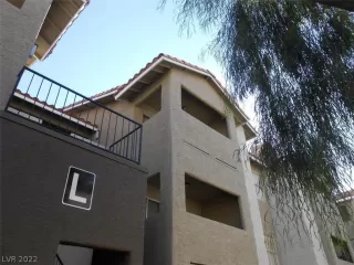 Photo #3: 2458095 Listing 