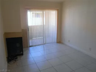 Photo #5: 2458095 Listing 