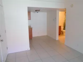 Photo #6: 2458095 Listing 