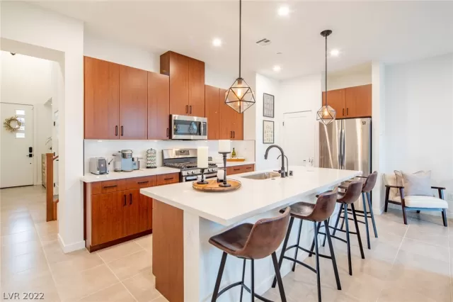 MLS: 2458109 Condo For Sale