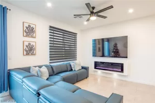 Photo #3: 2458109 Listing