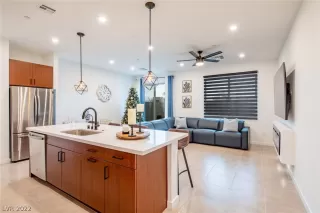 Photo #6: 2458109 Listing