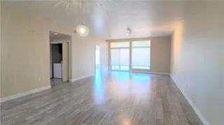 Photo #5: 2458162 Listing 