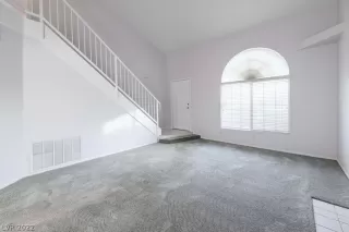 Photo #5: 2458182 Listing