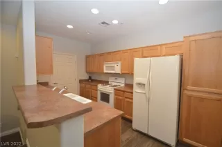 Photo #2: 2458188 Listing 